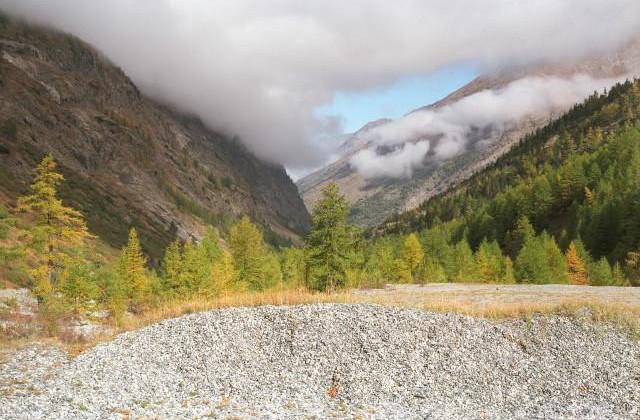 Lac de Saas Almagell, Valais. Suisse. 1990